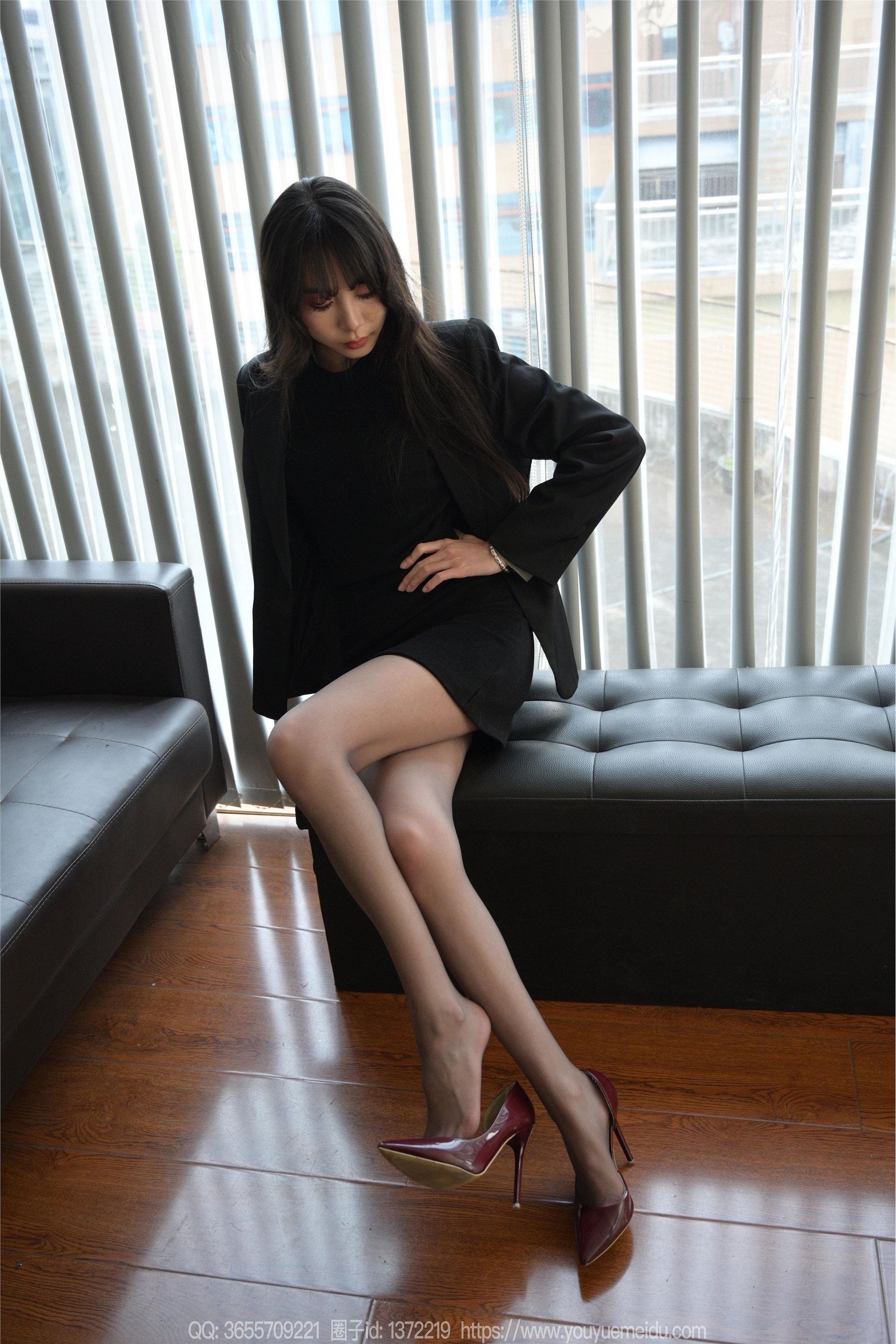 IESS异思趣向  2024.03.19 丝享家 1693 团团《长腿黑执事》